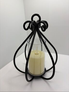 Amish-made wrought iron tea light or flameless candle basket holder